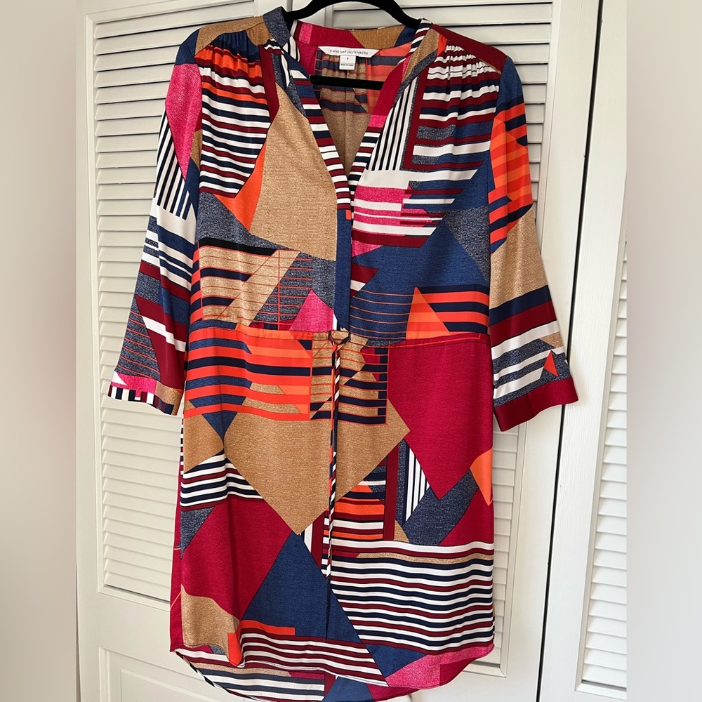 Diane von Furstenberg DVF Printed Long Sleeve Silk Spandex Dress Shirttail hem